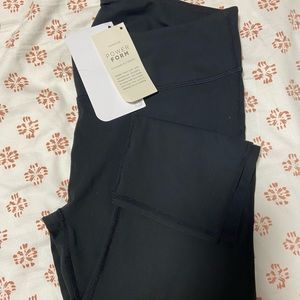 Fabletics Powerform Dhyana Capri leggings